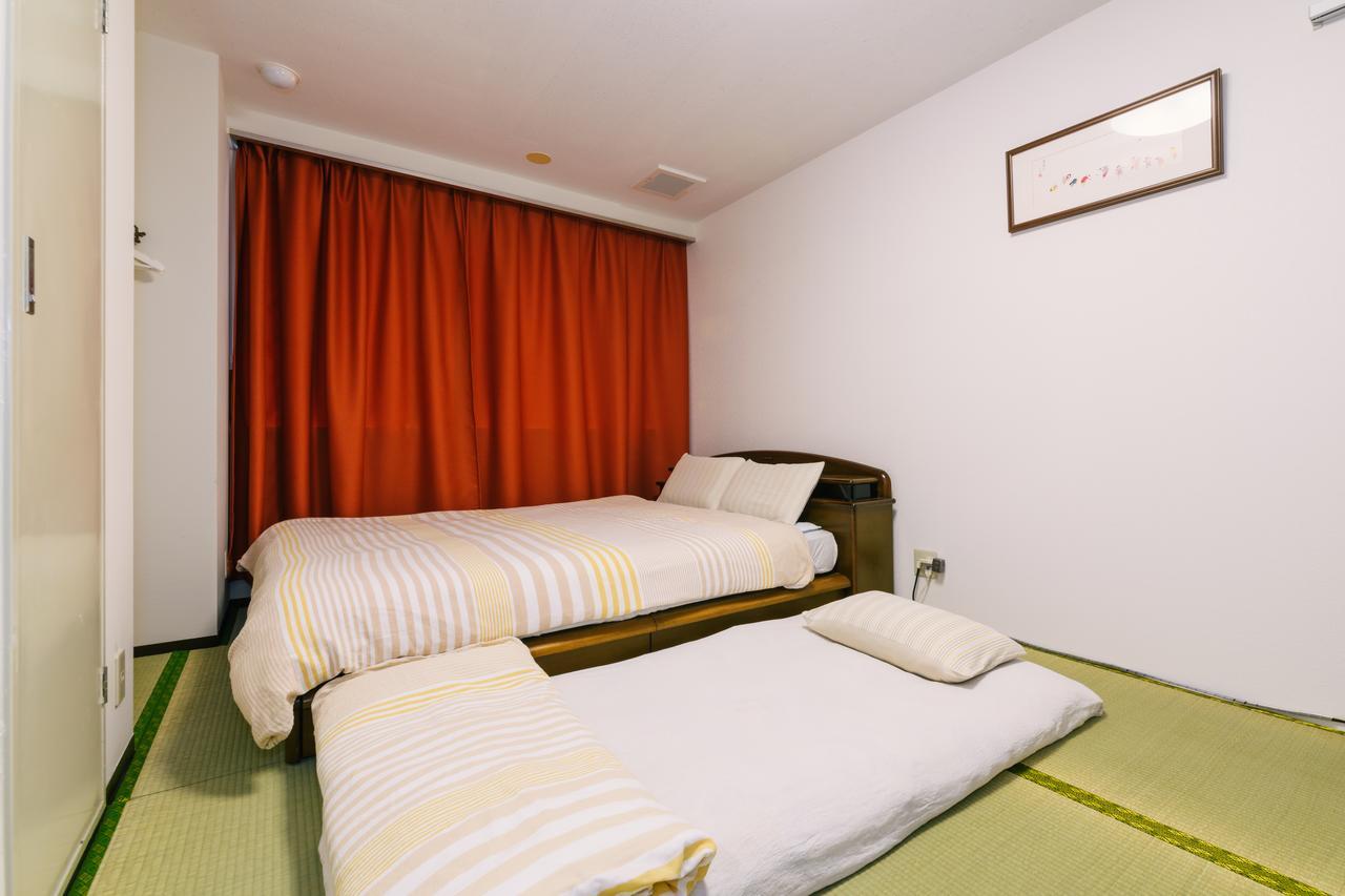Guest House Chiharu Fukuoka  Exterior photo